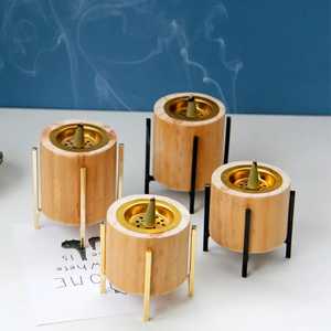 Brûleur d'encens en bois naturel avec support en laiton et cendrier, design tendance, pour Bakhoor et charbon, idéal pour la décoration intérieure et comme cadeau - Product Image 1