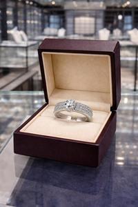 Bague de fiançailles de mariage en argent 925 avec diamant rond, ajustable, solitaire, cadeau de la Saint-Valentin en gros - Product Image 3