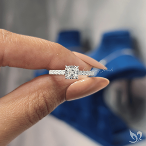 Anillo de Compromiso con Diamante Cultivado en Laboratorio, Corte Cojín, 1 Quilate, Banda Pavé Catedral, Oro Blanco de 10K, Aniversario, Boda, Lujo - Product Image 5