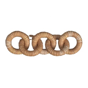 Cadenas de bambú y madera hechas a mano disponibles aquí. Gran variedad de detalles de madera y cadenas decorativas de madera para el hogar. - Product Image 1
