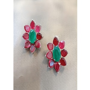 Magníficos Pendientes de Botón de Latón Plateado con Circonita, de Primera Calidad, Modernos, para Mujeres y Niñas, para Bodas y Fiestas - Product Image 1