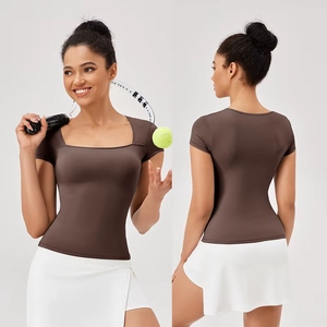 Camiseta Deportiva de Manga Corta para Mujer, Verano 2026, Cuello Cuadrado, Corte Ajustado, Logotipo Frontal, Absorbe el Sudor, para Correr y Hacer Ejercicio - Product Image 4