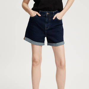 Short en jean pour femme de haute qualité, taille mi-haute, effet push-up, bleu, déchiré, pour l'été, avec design et taille personnalisés - Product Image 2