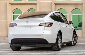 Te sl a Model Y Long <b>Range</b> ELECTRIC CAR - Product Image 3