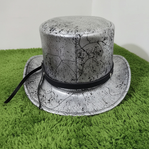 Sombrero de cuero plateado hecho a mano de primera calidad, estilo steampunk gótico, con diseño de calavera vaquera. - Product Image 3