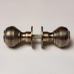 Par de Pomo de Puerta con Anillo de Latón Sólido, Acabado Bronce Antiguo, Herrajes Clásicos para Entrada Interior - Product Image 2