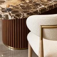 Table à manger en travertin sur mesure Vantel et chaises rembourrées pour projet d'aménagement intérieur de villa de luxe Vente en gros B2B