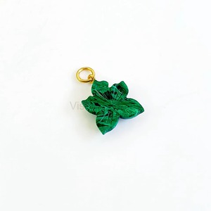 Pendentif Fleur en Malachite Verte AAA Sculptée à la Main, Breloque en Argent Sterling 925 Plaqué Or 20mm, Bijou Fin en Malachite Verte - Product Image 1