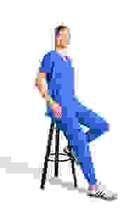 Ensemble de blouses bleues pour femmes, haut à col en V avec poches et pantalon de jogging, uniformes d'hôpital, tissu polyester tissé - Product Image 3