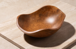 Plato de Madera de Nogal con Borde Ondulado Asimétrico Orgánico, Tazón para Servir de Madera de Mango, Elegante Centro de Mesa - Product Image 5