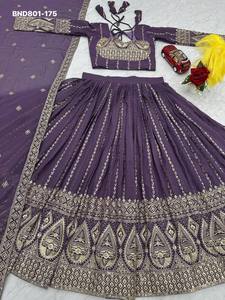 สินค้ามาใหม่ ชุดเลเฮนกาผ้าจอร์เจตต์ลายปักประดับเลื่อม ดีไซน์เนอร์ พร้อมชุดโชลีและผ้าคลุมไหล่ จากซัพพลายเออร์อินเดีย - Product Image 5