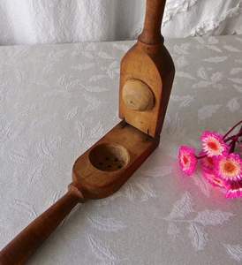 Strong Wooden Lemon <b>Squeezer</b> For Lemon <b>Orange</b> And Citrus Juice Making With Easy Hand Press Function - Product Image 1