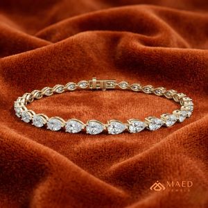 สร้อยข้อมือเทนนิสประดับมอสซาไนต์ทรงลูกแพร์ชุบทอง 18K สำหรับผู้หญิง ดีไซน์หรูหราสไตล์แฟชั่นจากเบเวอร์ลี่ฮิลส์ - Product Image 3