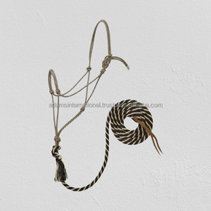 Licou de cheval de qualité supérieure de haute qualité conçu pour les soins et l'entraînement avec une corde durable - Product Image 2