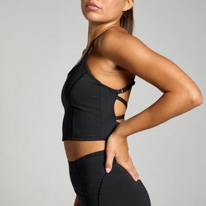 Top Deportivo Corto Acanalado Personalizado al por Mayor para Mujer, con Cuello en V, Antichoque y Efecto Push-Up, Ideal para Correr y Yoga - Product Image 3