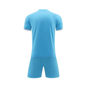 Tenue de football 100% polyester à manches courtes, vêtements de sport unisexes de haute qualité avec protection UV et tissu respirant à vendre - Product Image 2