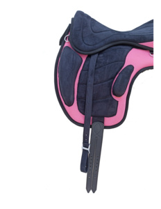 Selle d'endurance AIRMESH tendance avec sangle de selle en PU, étrier et tissus en microfibre personnalisables - Product Image 1