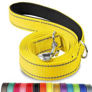 Laisse pour animaux de compagnie robuste, longueur réglable, avec poignée rembourrée douce, conception sécurisée pour la marche, la course et la randonnée en toute sécurité - Product Image 1