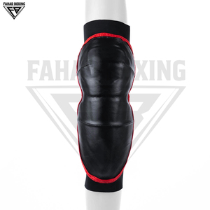 Manchons de protection pour genoux noirs et rouges à fort impact avec rembourrage renforcé pour équipement sportif, boxe, MMA, et manchons de protection pour coudes - Product Image 1