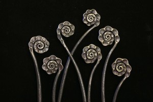 Campana de metal rústica con anillo, estaca decorativa para jardín, arte para exteriores, escultura de campana circular de hierro para césped, patio, balcón, casa de campo - Product Image 2