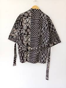 Kimono de algodón indio hecho a mano con estampado de Kantha, acolchado, para mujer, de manga tres cuartos, con cierre de cordón. - Product Image 4