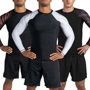 ชุดรัดรูปป้องกันการกระแทกแบบปรับแต่งได้สำหรับกีฬา MMA ชุดรัดรูปสำหรับผู้ชายสำหรับกีฬายิวยิตสู ชุดว่ายน้ำป้องกันรังสียูวี ระบายอากาศได้ดี แขนสั้น ผลิตจากผ้าสแปนเด็กซ์/โพลีเอสเตอร์ - Product Image 2