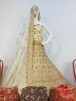 Nouvelle collection Twinkle : 5 modèles de lehenga semi-cousus brodés de pierres Jarkan, avec longue blouse, 10 options colorées, style indien