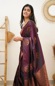 Sari de Seda Banarasi Elegante de Excelente Calidad con Pallu en Contraste, Ideal para Celebraciones Festivas y Culturales, Disponible a Precio de Mayoreo - Product Image 6
