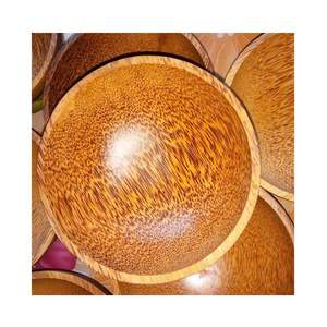Bol en bois de coco rustique tropical très apprécié pour la restauration et la présentation - Product Image 1