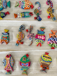 Adornos de Peces de Madera Tallada Coloridos y Sostenibles, Mini Decoraciones Colgantes de Animales Marinos, Manualidades DIY, Regalo, Venta al por Mayor - Product Image 5