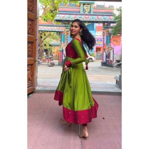 TRABAJO ESTAMPADO EN SEDA ATRACTIVA SOLO BATA VERDE LORO - Product Image 4