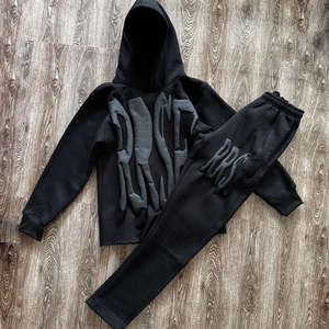 Nouvel Arrivage Ensemble de Survêtement Deux Pièces à Impression en Relief pour l'Hiver, Pantalon et Sweat à Capuche pour Hommes et Femmes - Product Image 3