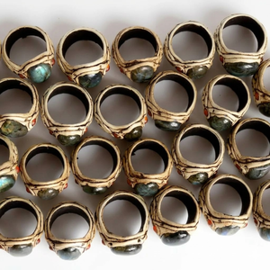 Bague exclusive en labradorite, coupe cabochon lisse |   Bijoux en pierres précieuses naturelles |   Bague en pâte polymère style bohème pour femme, cadeau 2026 - Product Image 2