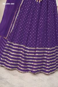 Ensemble Lehenga et Choli en Georgette de Qualité Supérieure avec Broderie Zari, Multiples Paillettes, Petits Motifs et Dentelle, Style Can-Can - Achat en Ligne Inde - Product Image 5