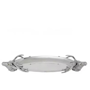 Bandeja Decorativa Ovalada Plateada con Asas de Cabeza de Ciervo, Diseño Artesanal Tradicional en Metal, Empaque Individual - Product Image 3