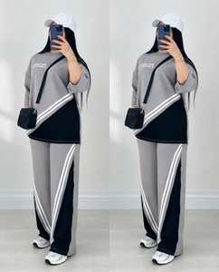 Conjunto Deportivo Gris Lavado al Ácido para Mujer Oneten, Pantalones Anchos con Bloques de Color, Top de Cuello Redondo - Product Image 5
