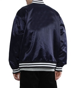 Veste de sport en satin bleu marine pour homme, coupe classique, col rabattu, fermeture boutonnée, vêtement décontracté pour l'automne - Product Image 4
