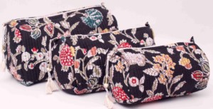 Pochette à maquillage en coton matelassé à fleurs, pochette cosmétique faite à la main, trousse de toilette de voyage, vente en gros - Product Image 6