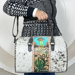 Bolso de Viaje Grande de Cuero Repujado a Mano Estilo Occidental, Bolso de Mano Cruzado de Cuero Vacuno con Pelo para Mujer, Hecho a Mano de Alta Calidad - Product Image 4