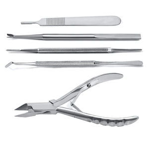 Juego de Instrumentos de Podología Profesionales de Acero Inoxidable de Primera Calidad, Lujosos, para Manicura y Pedicura - Product Image 1