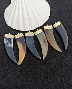 Colgante de Cuerno de Búfalo, Joyería de Cuerno Natural de Lujo, Colgante Tribal Único Elaborado con Habilidades Artesanales Excepcionales - Product Image 4