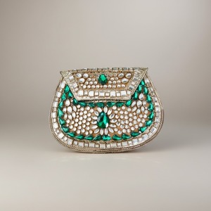 Mini Bolso de Mano de Metal con Diamantes de Imitación y Pedrería Kundan - Product Image 1