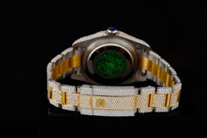 นาฬิกาข้อมือโมอิสซาไนต์แบบหรูหรา ผลิตในอินเดีย เหมาะสำหรับงานปาร์ตี้ คอนเสิร์ตดนตรี และงานของเหล่าคนดัง มีจำหน่ายแล้ว - Product Image 6