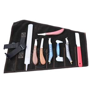 Kit completo de cuchillos para recorte de pezuñas de caballo, con hoja grande afilada, extremo de latón, cuchillo de doble cara negro arcoíris, raspador, pulidor y estuche - Product Image 1