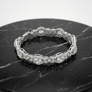 Bracelet Classique en Argent Plaqué 925 pour Femme avec Diamant de Laboratoire de Luxe, Élégance Intemporelle, Cadeau de Mariage, Soirée - Product Image 5