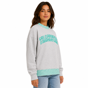 Sudadera Trackstar con estampado de letras y cuello redondo para mujer, gris con ribete de guinga, corte regular, estilo casual para otoño. - Product Image 4
