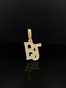 Pendentif personnalisé pour homme en alliage plaqué or, style hip-hop, avec diamants CZ effet givré - Product Image 2