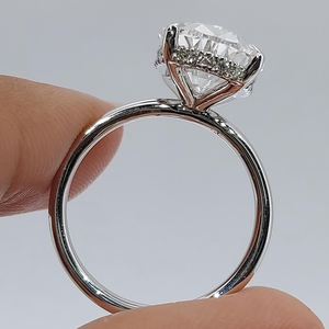 Bague de fiançailles classique en diamant taille ovale, sertie à griffes, pour femme, bijoux fins, certifiée IGI - Product Image 4