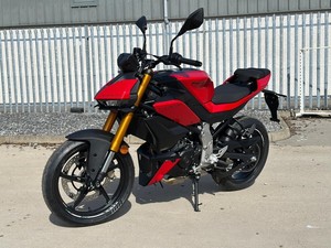 Nueva Motocicleta Deportiva F-an-tic Stealth 125 de 15 hp, 125 cc, Estilo Naked, Alta Calidad, 1 Año de Garantía, Lista para Enviar Hoy - Product Image 2