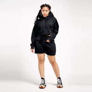 Ensemble de survêtements en molleton pour femmes, coupe ample, sweat à capuche court à manches longues et short à cordon de serrage, fabrication OEM ODM sur mesure - Product Image 4